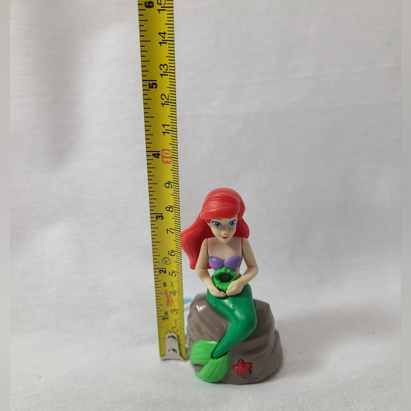 Disney Jakks Pacific Inc Little Mermaid Ariel Key Chain Light up - Picture 4 of 4